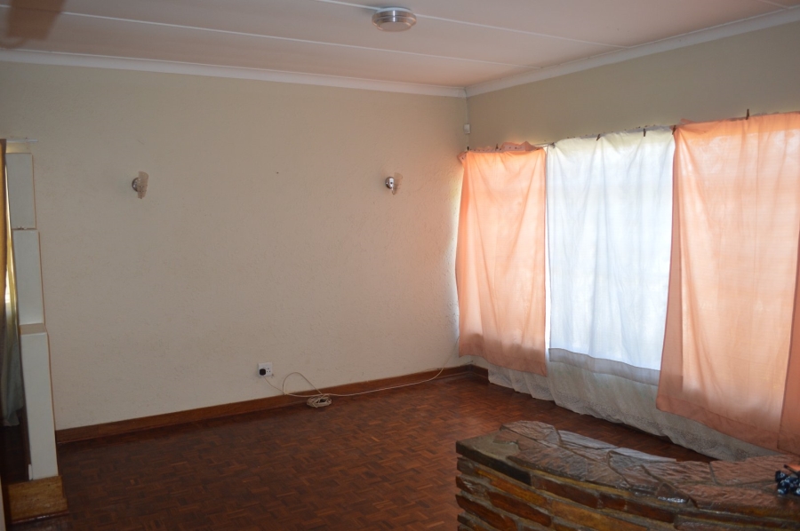 4 Bedroom Property for Sale in Roosheuwel North West